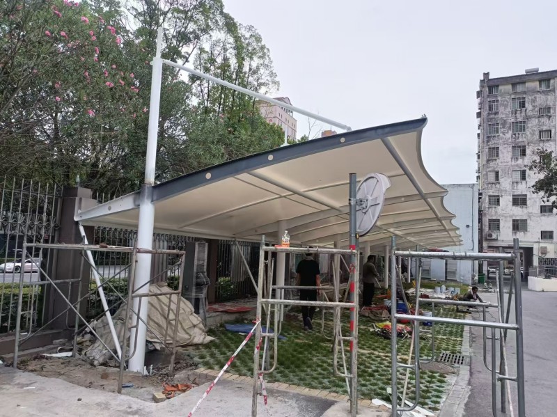 奉贤区推拉雨棚定制厂家，仓库通道、卸货区移动伸缩棚搭建-1
